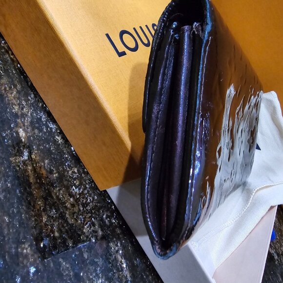 VGUC Louis Vuitton Sarah Vernis Wallet in Amarante - Picture 5 of 16